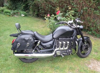 Triumph Rocket III Roadster r.v. 2011 - 8