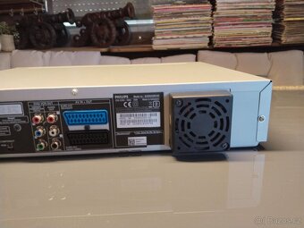 Philips DVDR3320V | Kombinovaný VHS / DVD rekordér - 8
