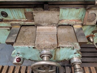 Frézka TOS FA 4V - 8