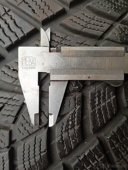 Zimní kola225/60R18 - 8