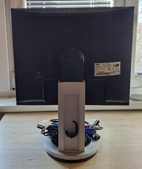 LCD monitor Samsung SyncMaster 910T - 8