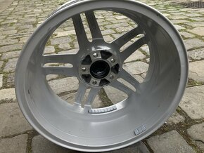 Alu disky VW PASSAT B8 / ŠKODA SUPERB 3 - 17" 5x112 ET40 - 8