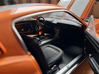 Model auta Ford Mustang GT Fastback, 1:18 - 8