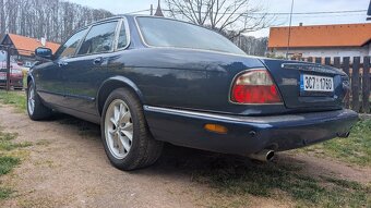 Jaguar Sovereing XJ8 - 8