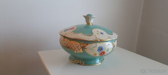 PRVOREPUBLIKOVÝ PORCELÁN – 2 DÓZY A TALÍŘ - 8