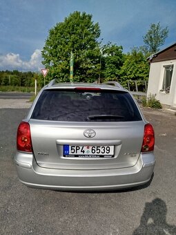 Toyota Avensis - 8