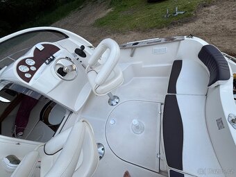 Quicksilver 540 Cruiser kajutová loď + Mercury 90PS - 8