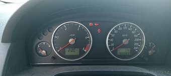 Ford Mondeo GHIA 2.0 TDCi / Duratorq-DI D6BA - 8