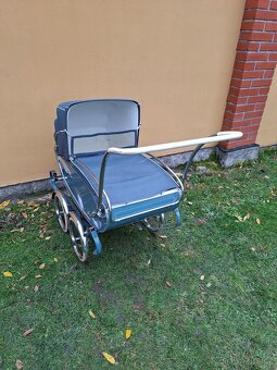 Starožitný kočárek pro miminko č. 203 - 8