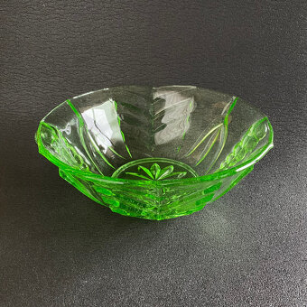 Starožitná Art Deco mísa 23 cm, uranové sklo - 8