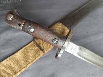 Anglický bajonet, bodák Enfield 1907 .... Závěsník - 8