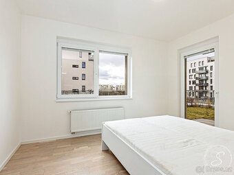 Pronájem bytu 2+kk se záhradou, 64 m2, Praha í - 8