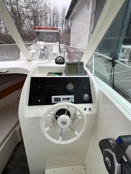 Merry Fisher 585 - 8