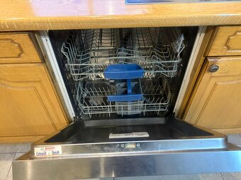 Kuchyňská linka včetně spotřebičů - 8