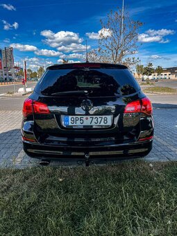 Opel Astra J Sports Tourer ve verzi 1.4 Turbo. - 8