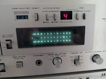 Akai - 8