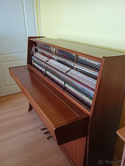 Pianino Petrof 114 k 3 pedály s moderátorem na ztišení - 8