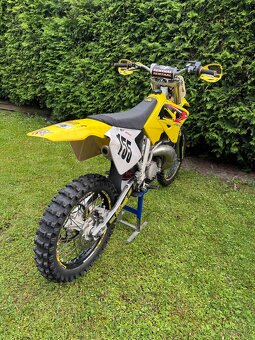 Suzuki RM 250 - 8
