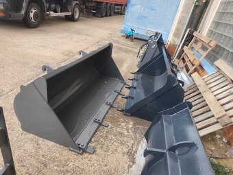 Kolový nakladač TH 922 - 8