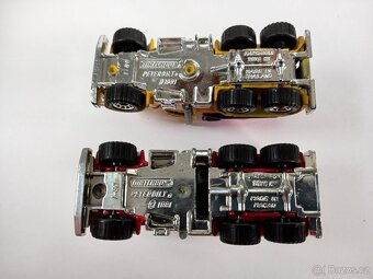 MATCHBOX - 1981 PETERBILT DOMIEŠAVAČ,1981 PETERBILT CISTERNA - 8