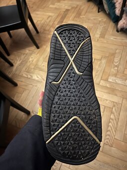 Nabízím zachovaly snowboard Set Silent SP. 157cm - 8