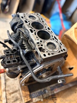 Motor VW T6 CXE Bi-Tdi 150kw poškozený ve válci - 8