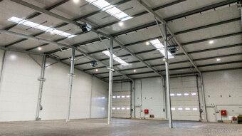 Pronájem skladovací haly o užitné ploše 1483 m², popř. 743 m - 8
