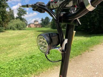 Elektro koloběžka Nitro scooters XE1000 V2 - 8