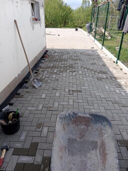 Gabionové ploty a zámková dlažba – Profesionální realizace p - 8