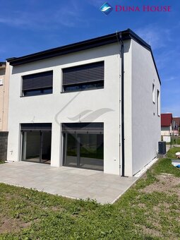 Prodej rodinného domu 4+kk, pozemek 369 m² - 8