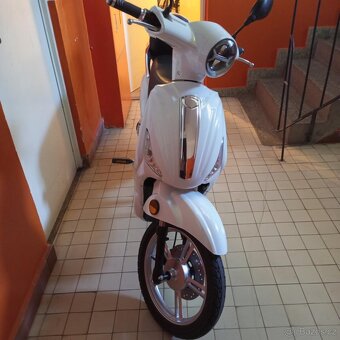 Elektroskútr Viago Riga 1000W bez ŘP - 8