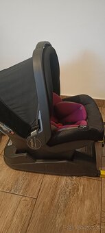 Set dvou autosedaček od narození až do 18kg cca 4-5let - 8