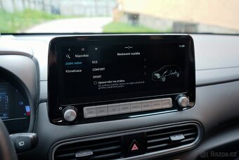 Hyundai Kona Electric 64 kWh Premium 150 kW (03/2021) - 8