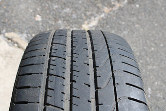 Prodám 1ks letní pneu Pirelli P-ZERO 245/35/21 96Y RUN/FLAT - 8