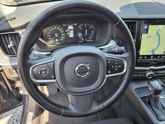 Volvo XC60 D4 Momentum Pro mod 2020 - 8