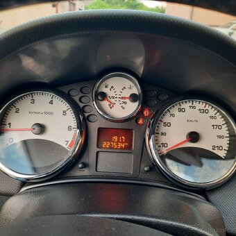 Peugeot 207 SW - 8