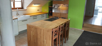 4+KK 190m2 + 3+KK 150m2 + prodejna 60m2 - 8