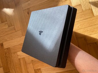 Playstation 4 slim - 8