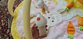 hrací deka s hrazdičkou (0+ měs.) - 8