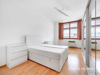 Pronájem bytu 2+kk, Lucemburská, Vinohrady, 23500 Kč/měs, 55 - 8