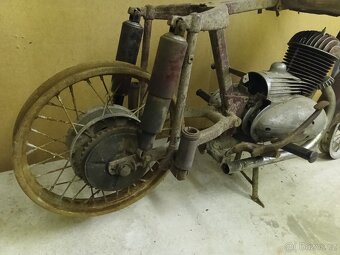 Jawa ČZ 175 - 8