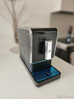 Plnoautomatický kávovar Tchibo Esperto Caffé - 8