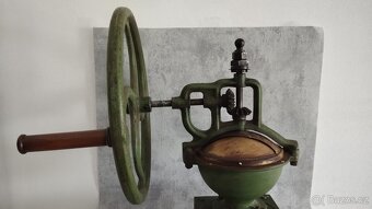 Velmi starý, velký kupecký mlýnek Leinbrock IDEAL s rumpálem - 8