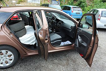 Hyundai i20 1. majitel - 8