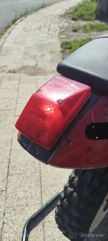 Suzuki GSX-R 750 - 8