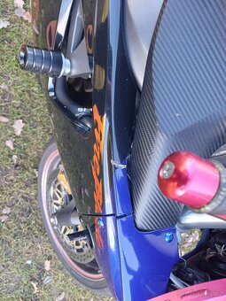 Honda CBR 954 Fireblade - 8