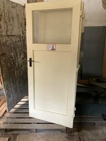 Dřevěné dveře se zárubní, 5 ks - 8