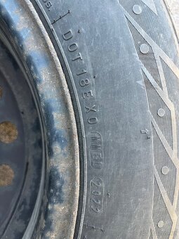 Prodám sadu disku se zimní pneu 215/70/16 - 8