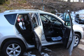 Toyota Rav4 - 8