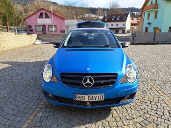 Mercedes-Benz R500 (W251) – 5.0 V8 | 6 míst - 8